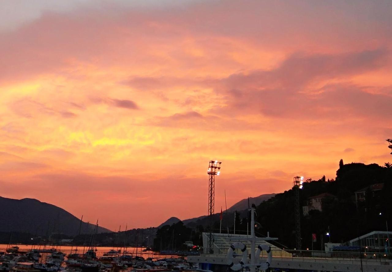 Apartments Lux Milano, Savina,Herceg-Novi Herceg Novi Buitenkant foto